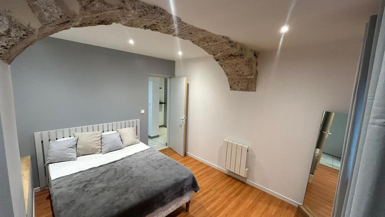 Jolie appartement à 10 minutes du lac du salagou Cabrieres  Extérieur photo
